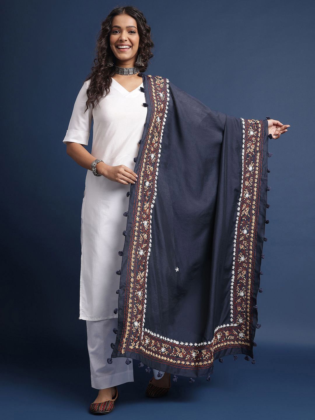 Taavi Kantha and Boolean Hand Embroidered Tasselled Border Dupatta