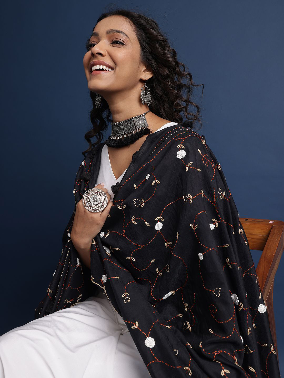 Taavi Kantha Hand Embroidered Tasselled Border Dupatta