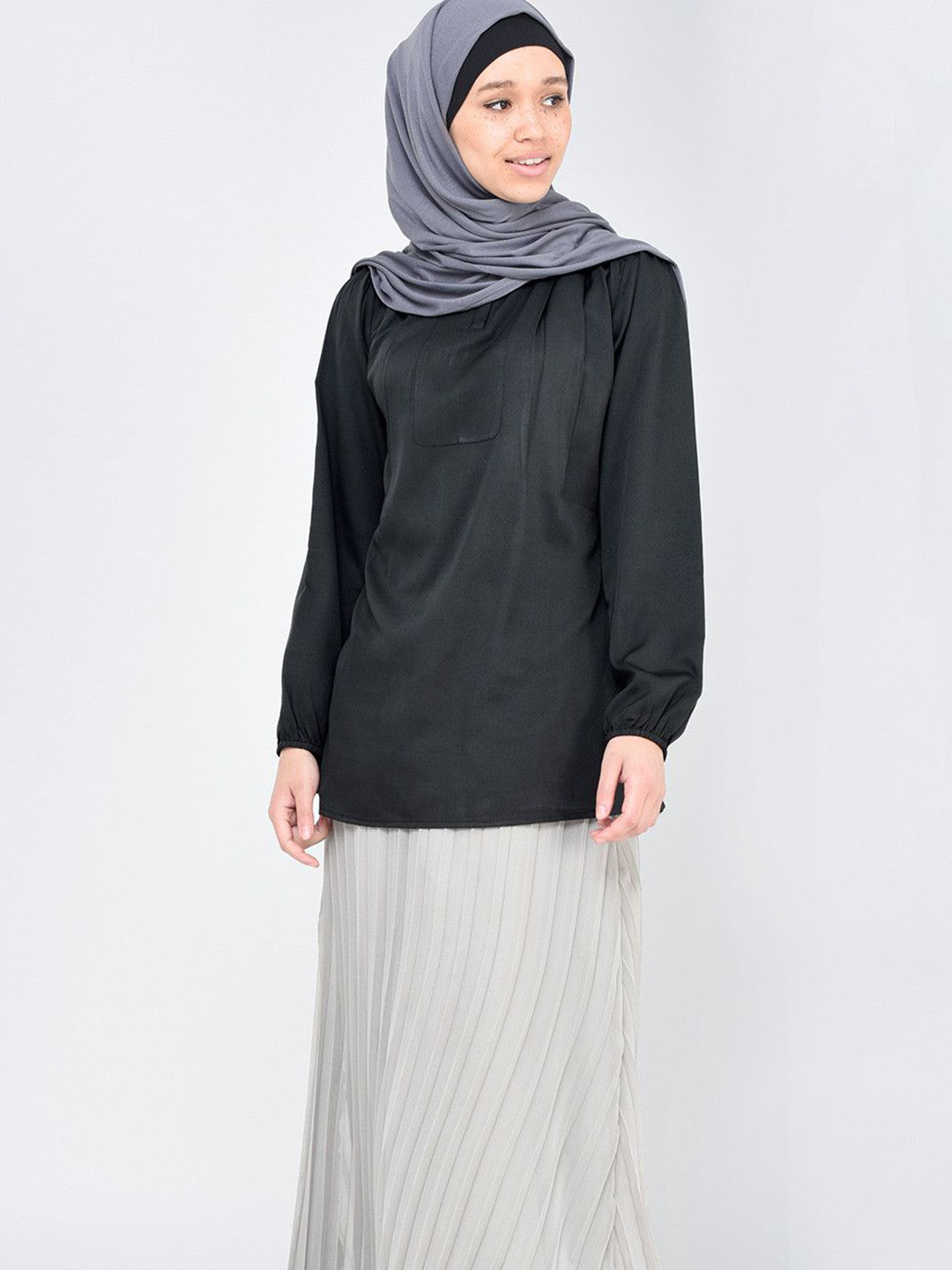 IDH London Women Solid Loose-Fit Long Sleeves Top