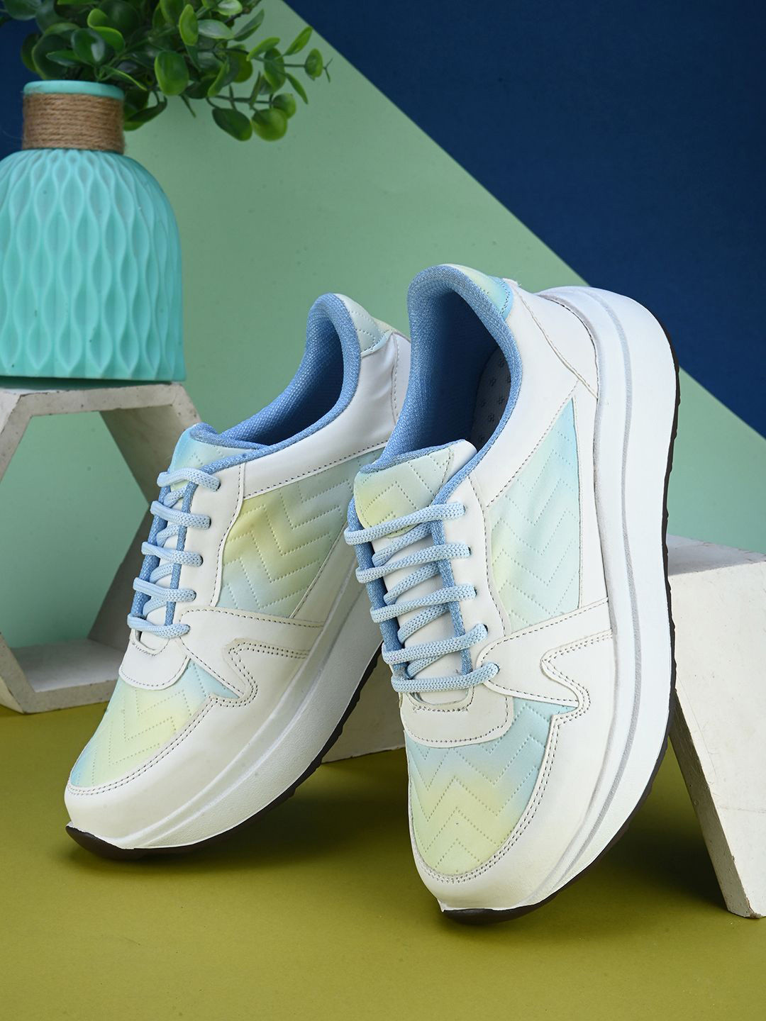 XE Looks Women Memory Foam Lightweight Sneakers