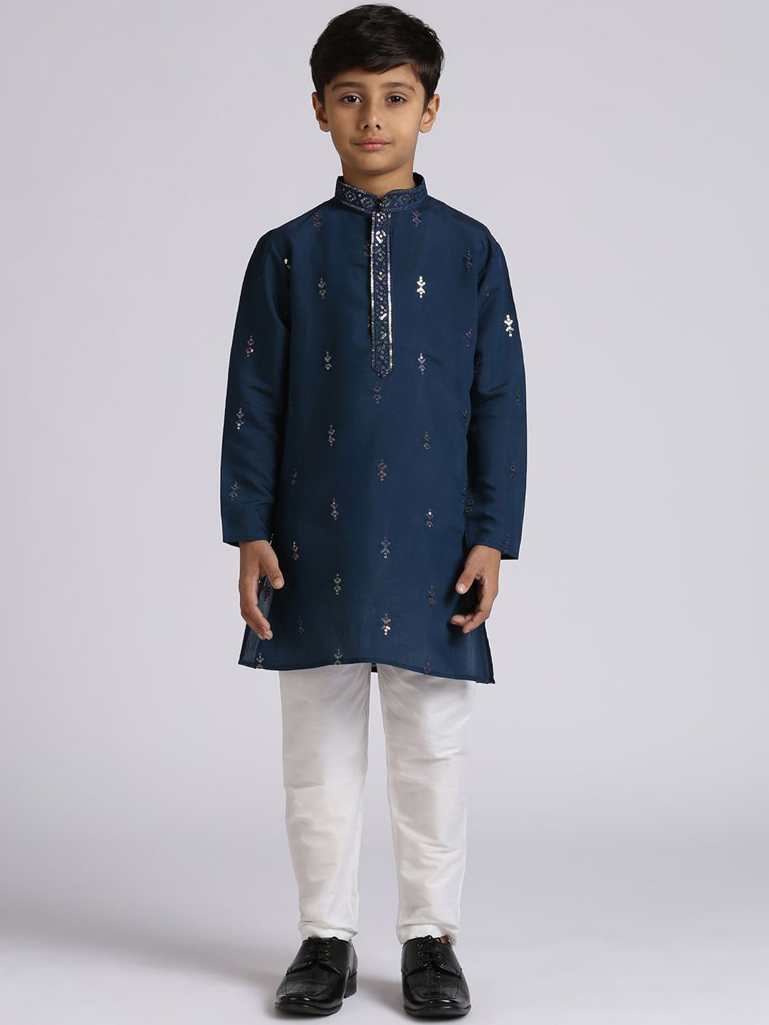 Sangria Boys Ethnic Motifs Embroidered Sequinned Mandarin Collar Kurta With Pyjamas