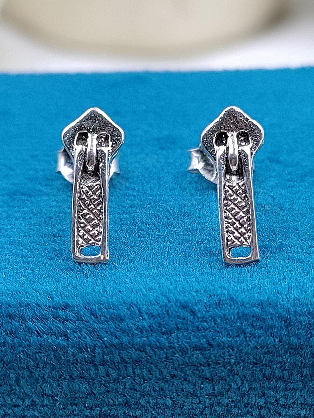 AMONROO Men 925 Sterling Silver Rhodium-Plated Contemporary Chain Shaped Studs