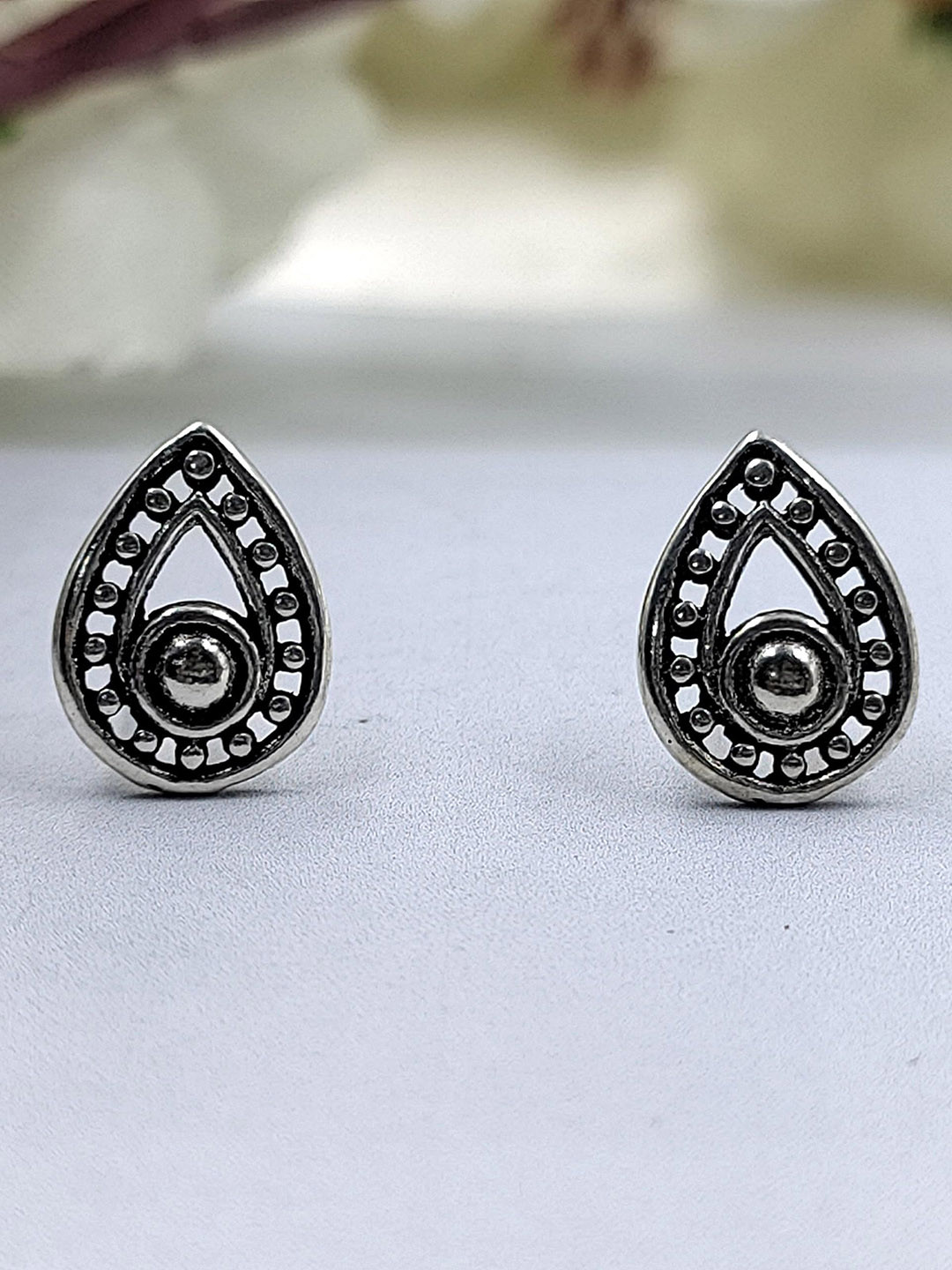 AMONROO 925 Sterling Silver Classic Traditional Antique Pear Shaped Oxidised Studs
