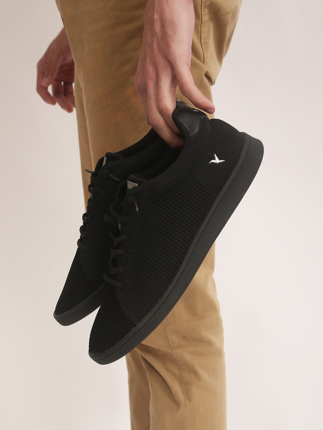 YOHO Men Wind Ultimate Comfort Breathability with Elastic Laces Sneaker