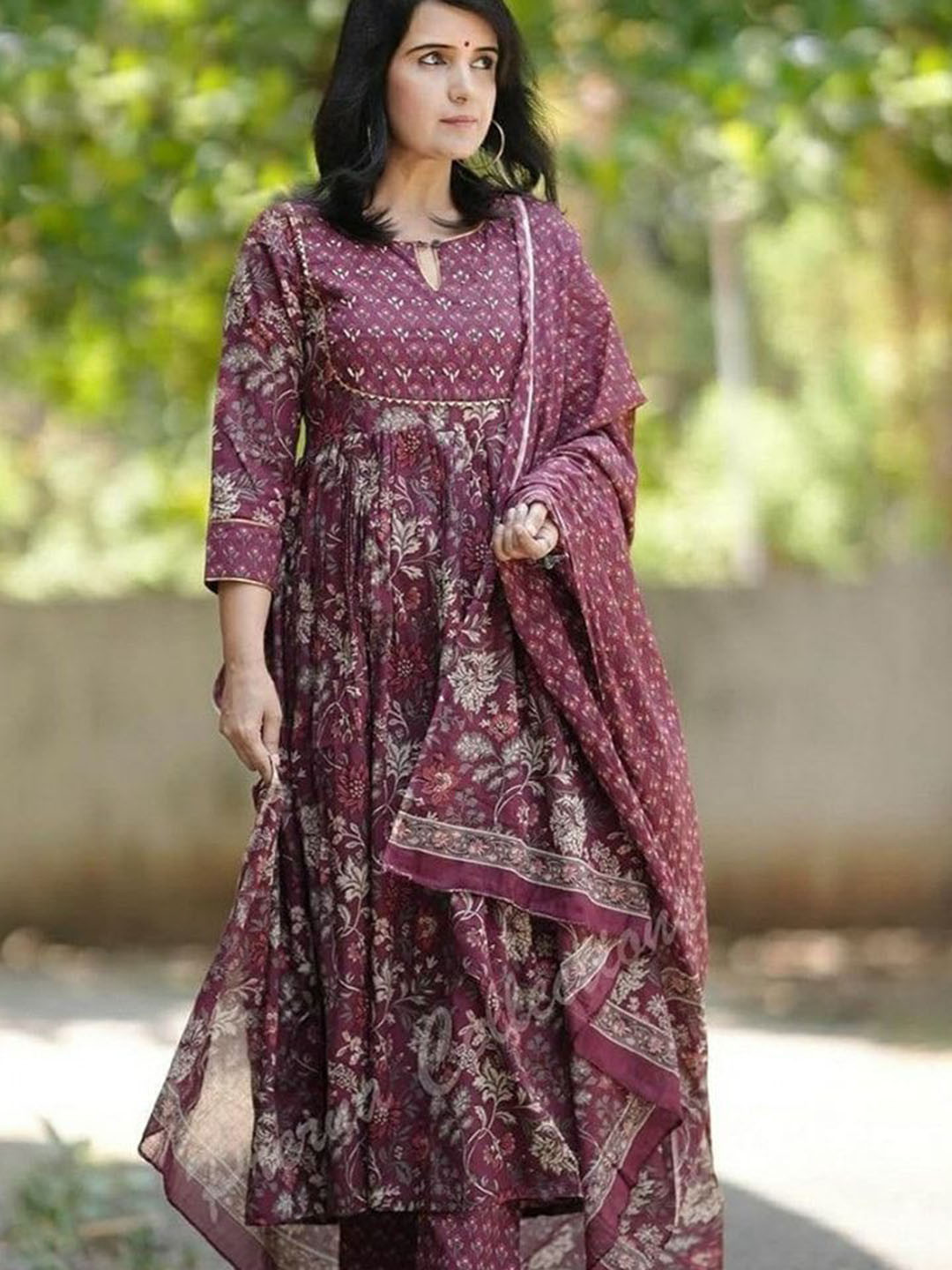 Light Daisy Floral Printed Keyhole Neck Anarkali Kurta with Trousers And Dupatta