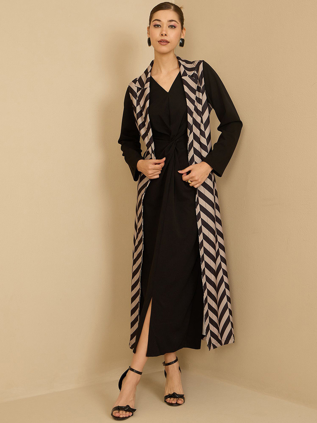 Antheaa Black V-Neck Bodycon Midi Dress With Shrug