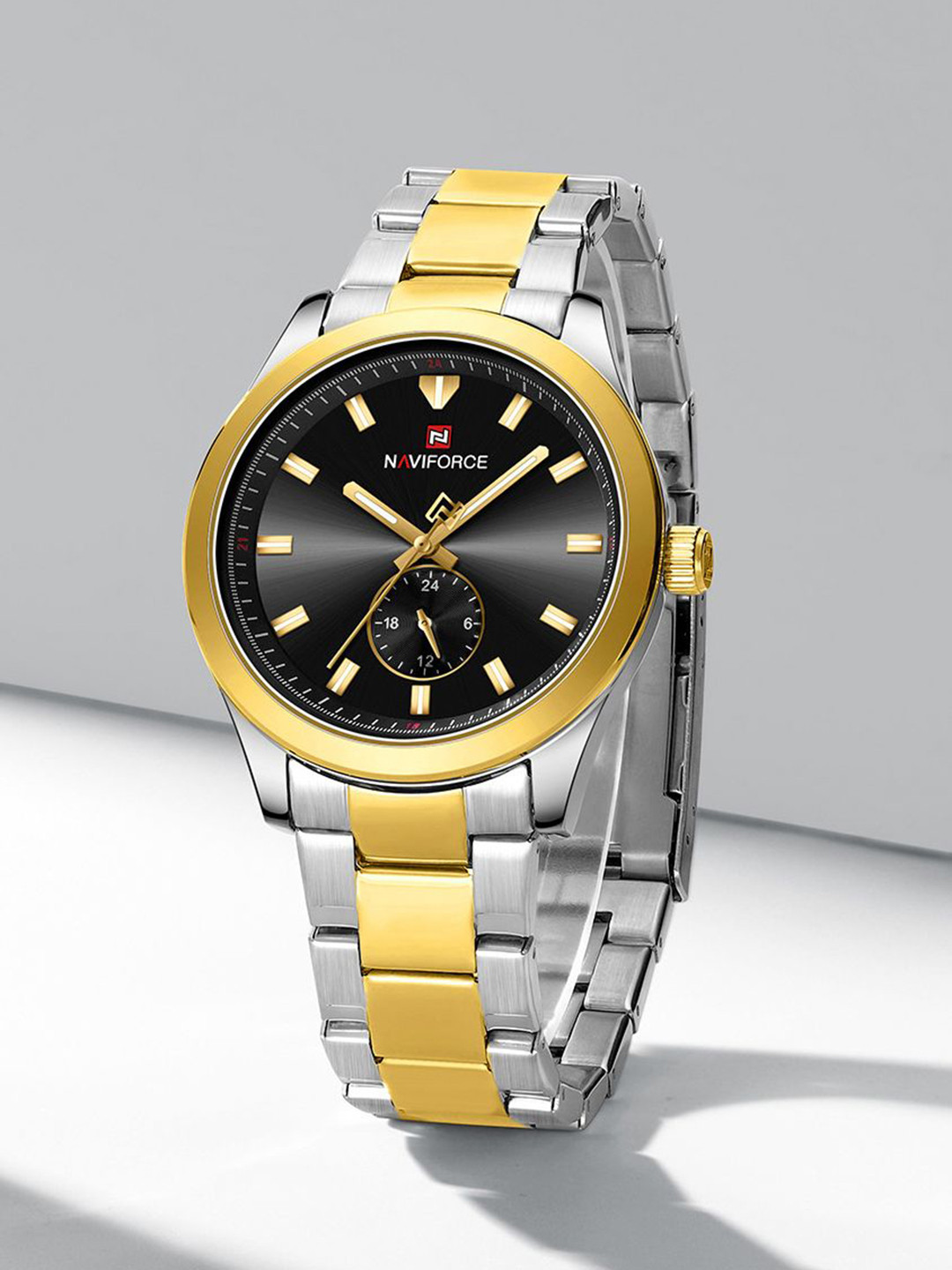 Naviforce Men Dial & Stainless Steel Straps Analogue Chronograph Watch NF9231_S B G