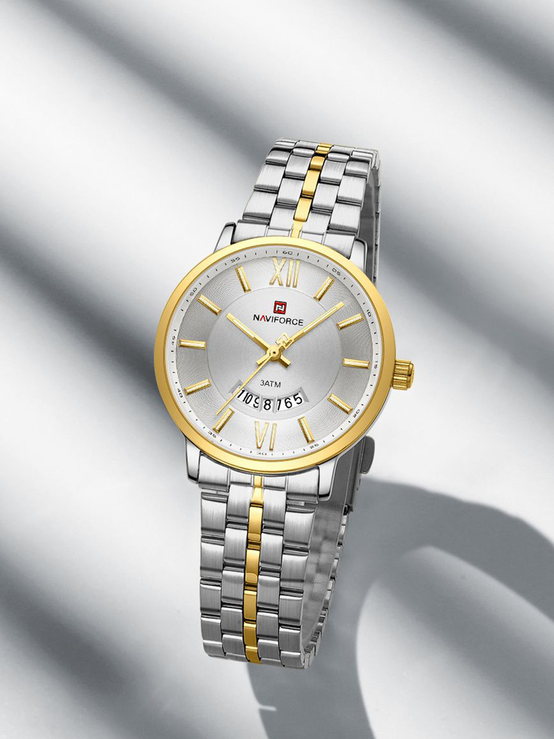 Naviforce Women Dial & Stainless Steel Straps Analogue Chronograph Watch NF9238L_S W G