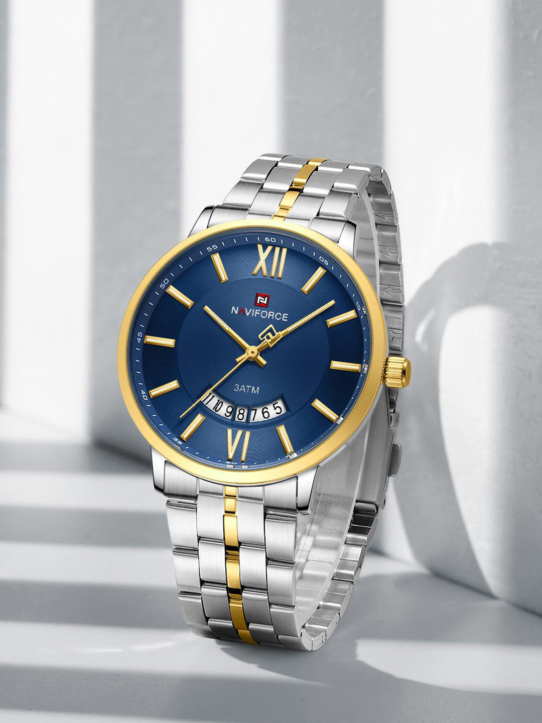 Naviforce Men Dial & Stainless Steel Straps Analogue Chronograph Watch-NF9238G_S BE G