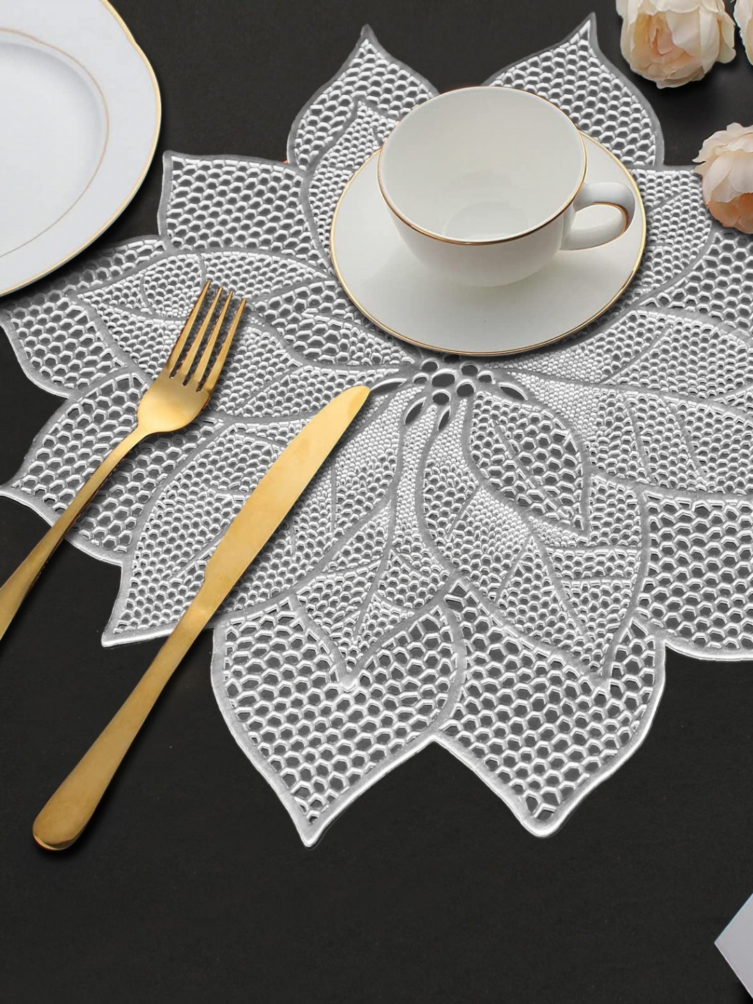 LooMantha Silver-Toned 2 Pieces Sun Flower Table Placemats