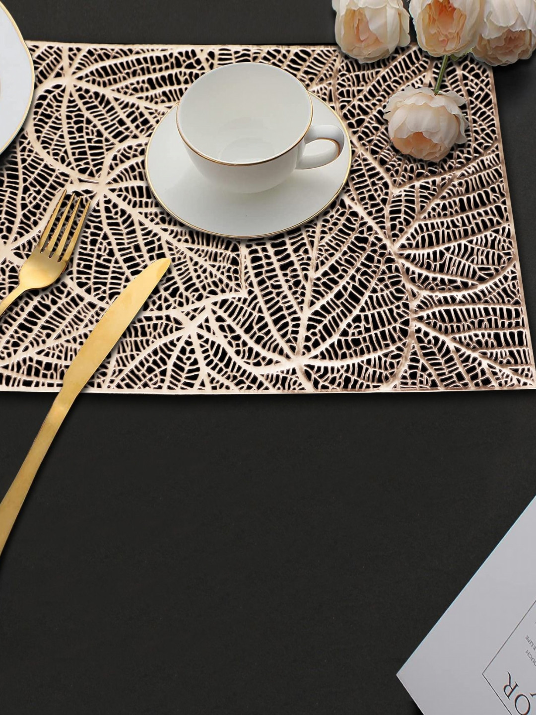 LooMantha Gold-Toned 2 Pieces Paan Patta Cutwork Rectangle Table Placemats