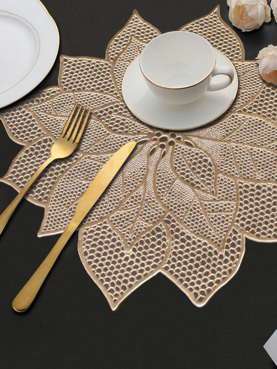 LooMantha Gold-Toned 2 Pieces Sunflower Cutwork Table Placemats