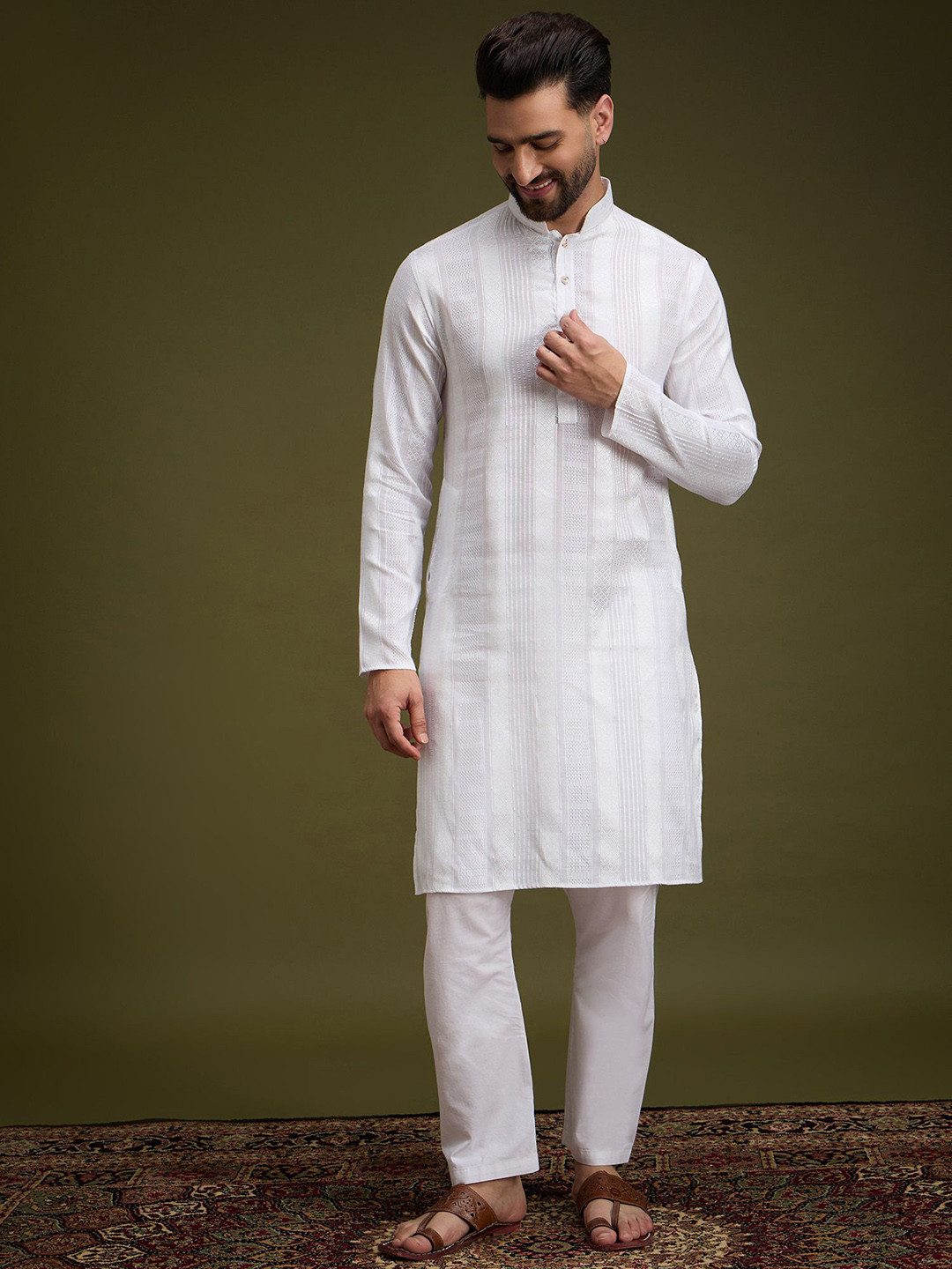 Anouk White Geometric Embroidred Mandarin Collar Pure Cotton Straight Kurta