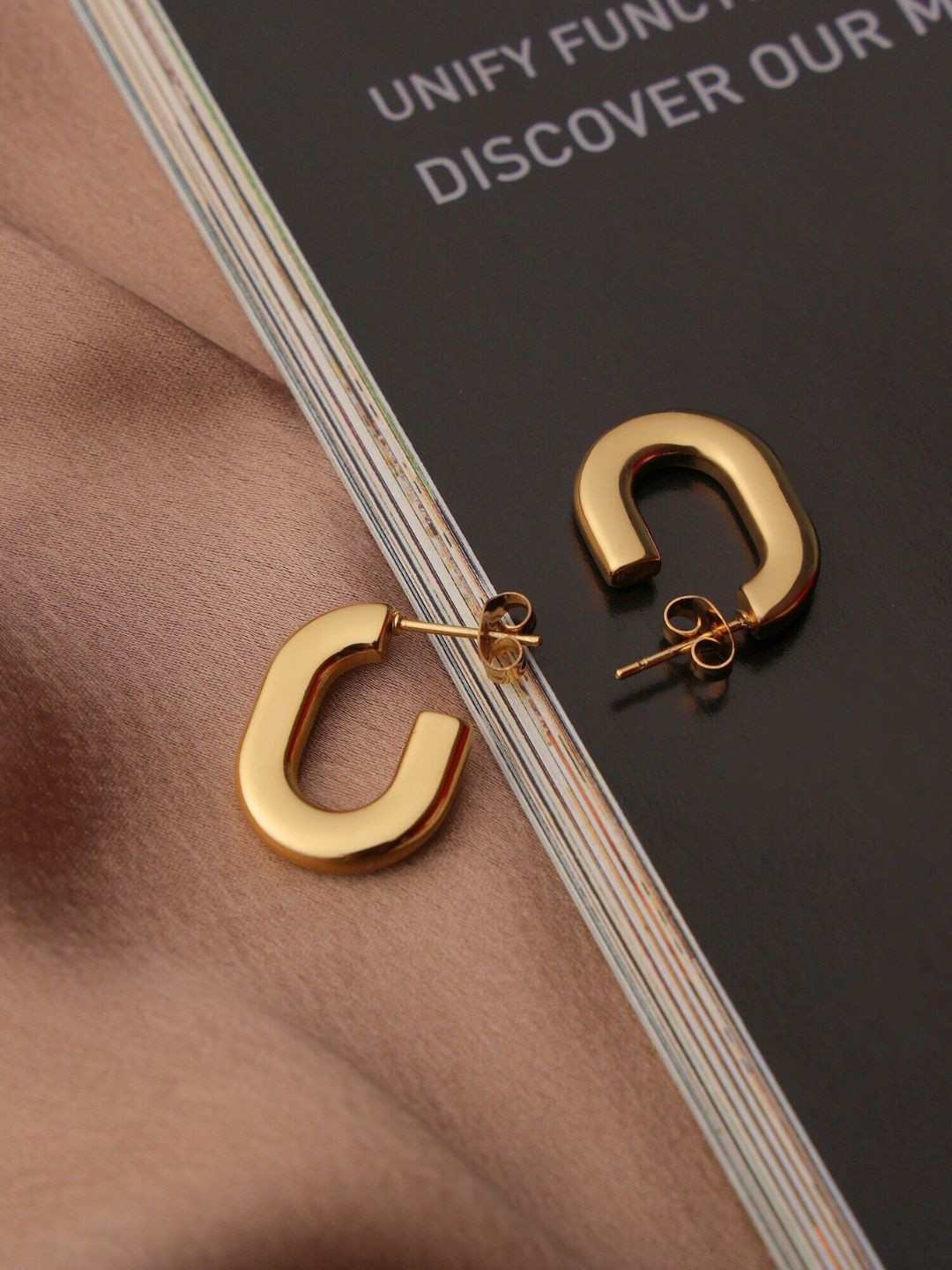 SALVE Geometric Shaped Half Hoop Earrings