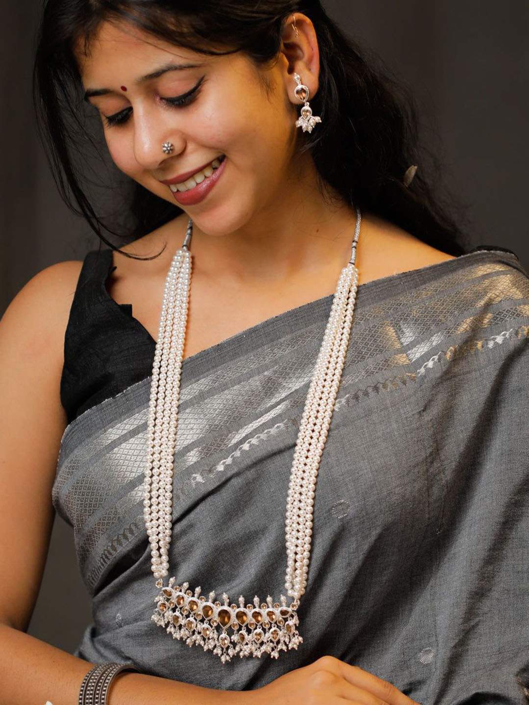House of Aadyaa Tanmani Quartz & Pearls Beaded Necklace & Earrings