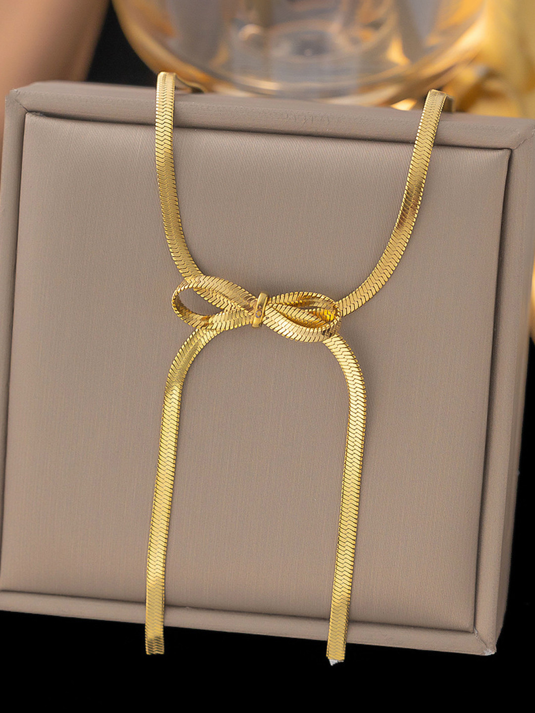 Designs & You Gold-Plated Stainless Steel Anti Tarnish Ribbon Theme Chain