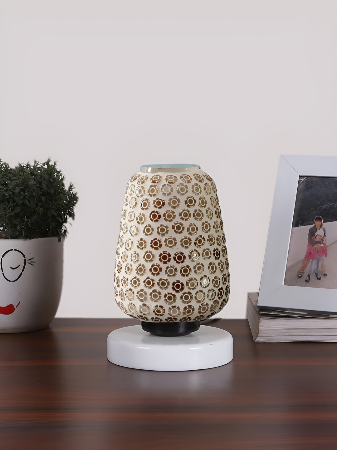 Devansh White & Gold-Toned Textured Abstract Shaped Glass Table Lamp With Wooden Base
