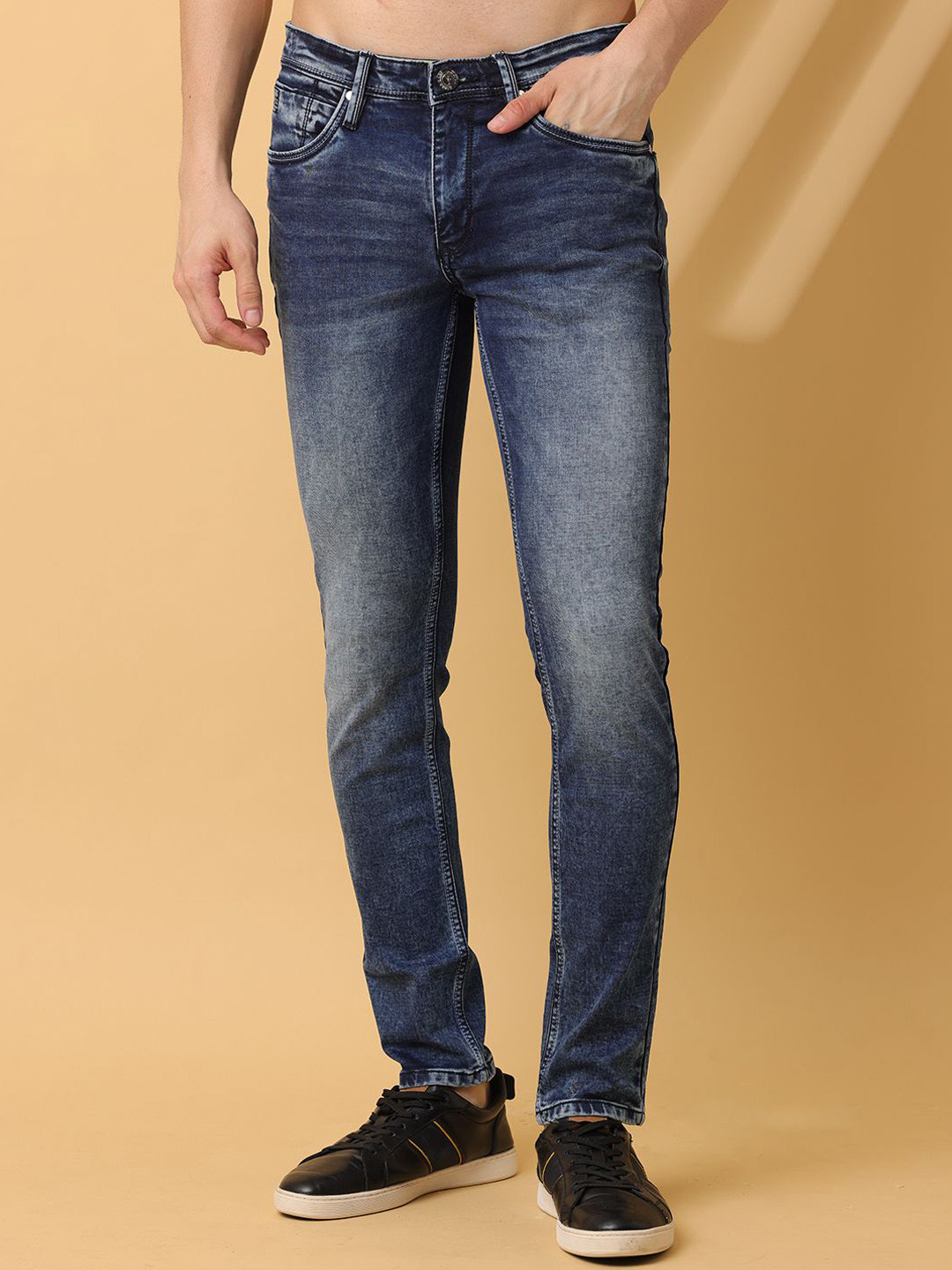 RIGS AND RAGS Men Slim Fit Low-Rise Heavy Fade Jeans