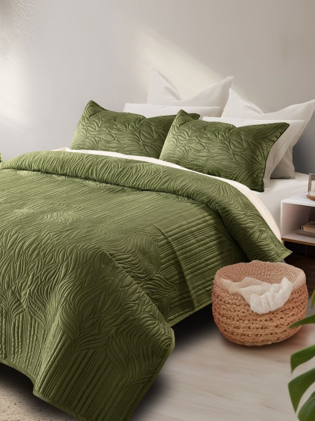 HOSTA HOMES Olive Green Velvet 280 GSM Queen Size Quilted Bed Cover & Pillow Covers
