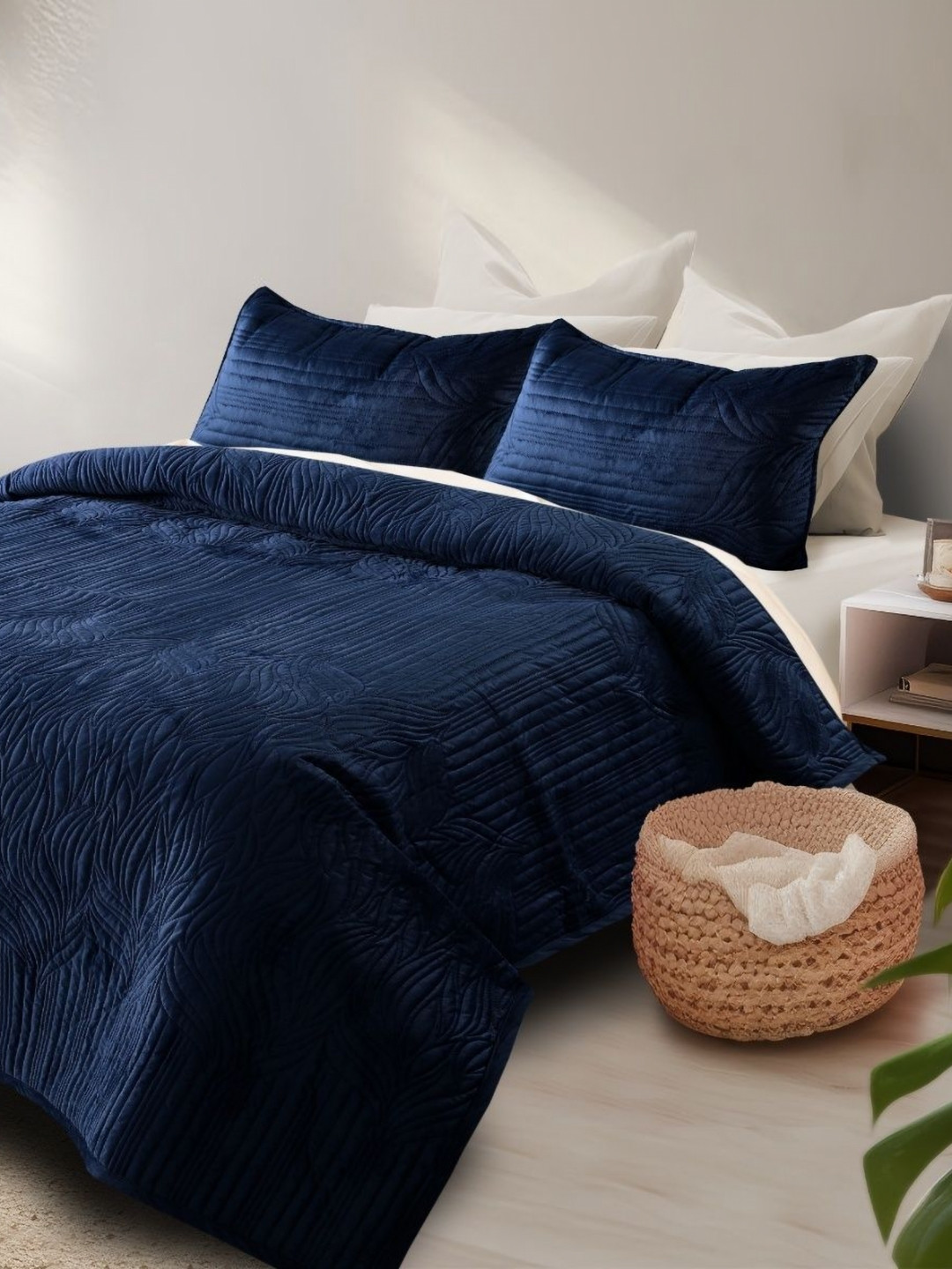 HOSTA HOMES Blue Textured Velvet 280 GSM Queen Size Quilted Bed Covers & 2 Pillow Covers