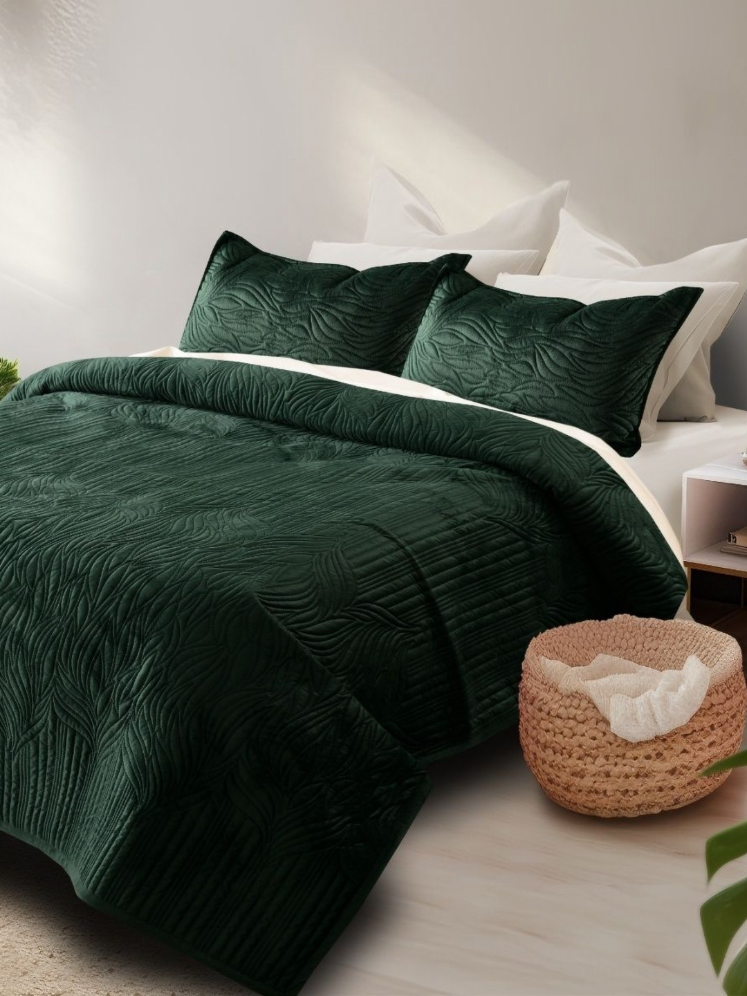 HOSTA HOMES Green Textured Velvet 280 GSM Queen Size Quilted Bed Cover & 2 Pillow Covers
