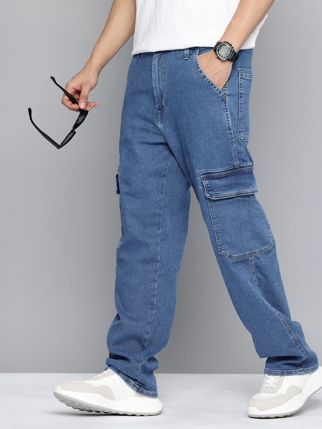 Levis Men 568 Loose Fit Stretchable Cargo Jeans