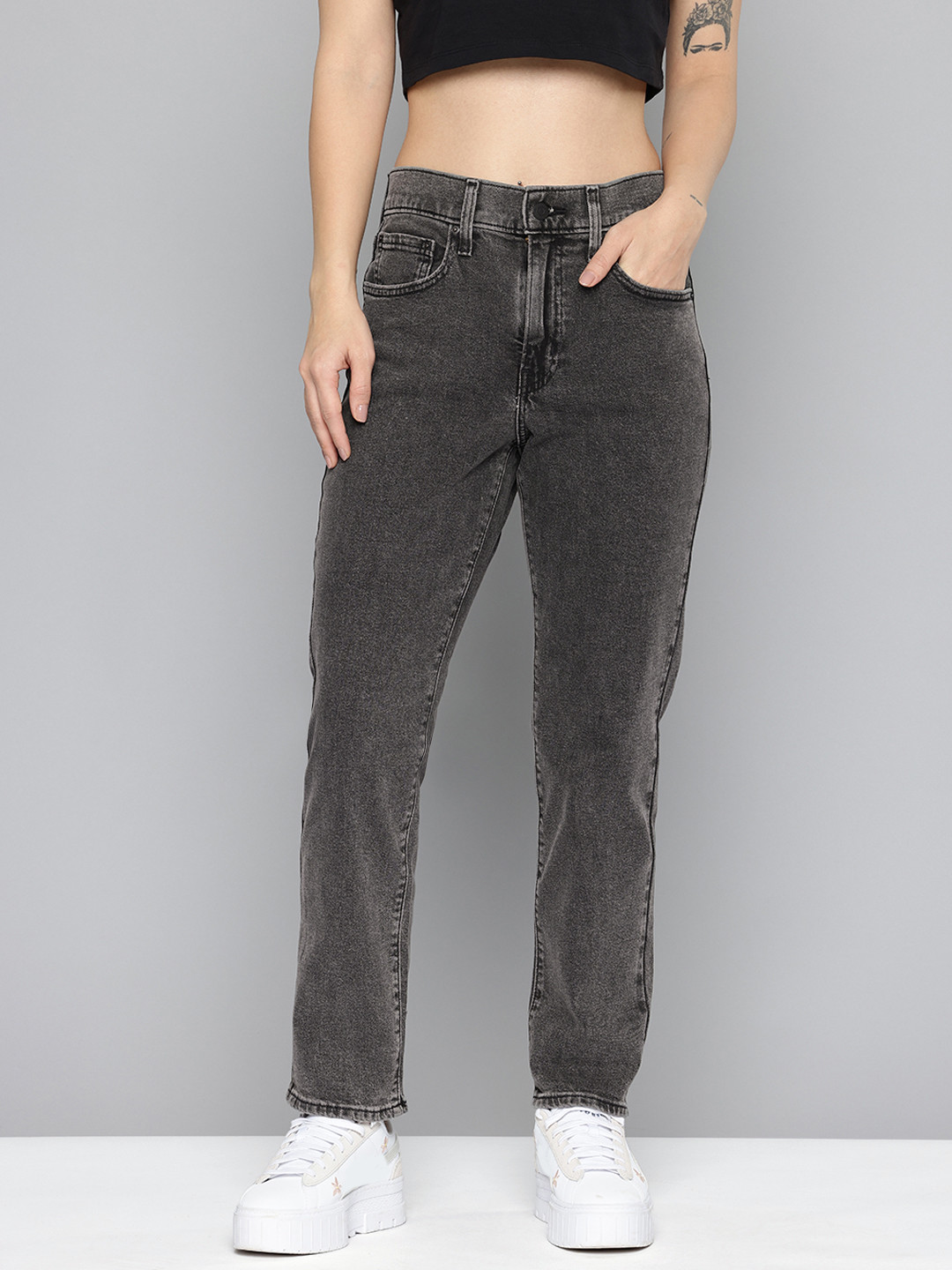 Levis Women 724  High-Rise Stretchable Straight Fit Jeans