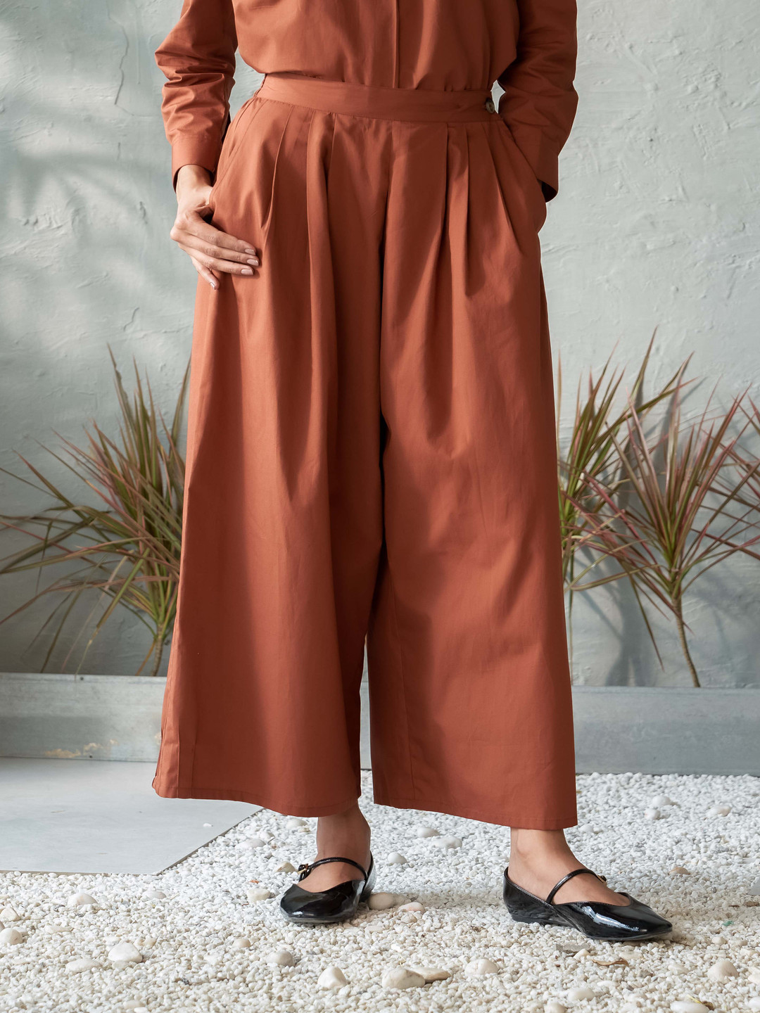 Canoopi Women Relaxed Straight Leg High-Rise Pleated Trouser