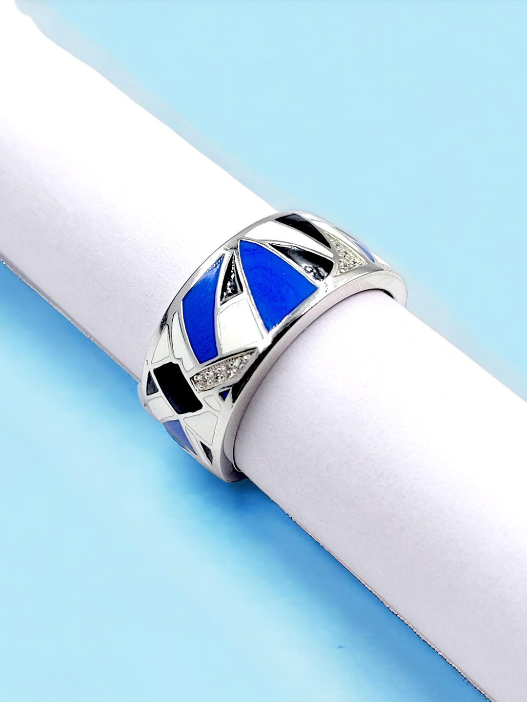 AMONROO 925 Sterling Silver CZ-Stone Studded Zig Zag Pattern Fine Classic Pave Finger Ring