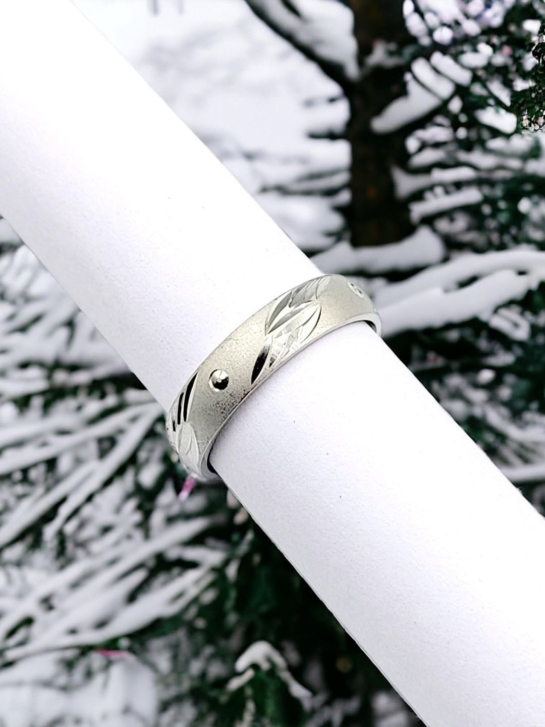 AMONROO 925 Sterling Silver Rhodium-Plated Band Finger Ring