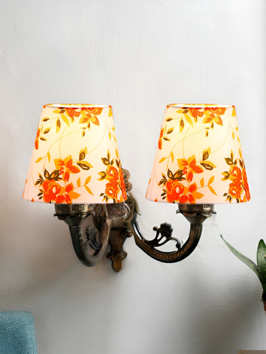 Aura Devansh White & Red Floral Printed Metal Traditional Abstract Shaped Wall Lamp