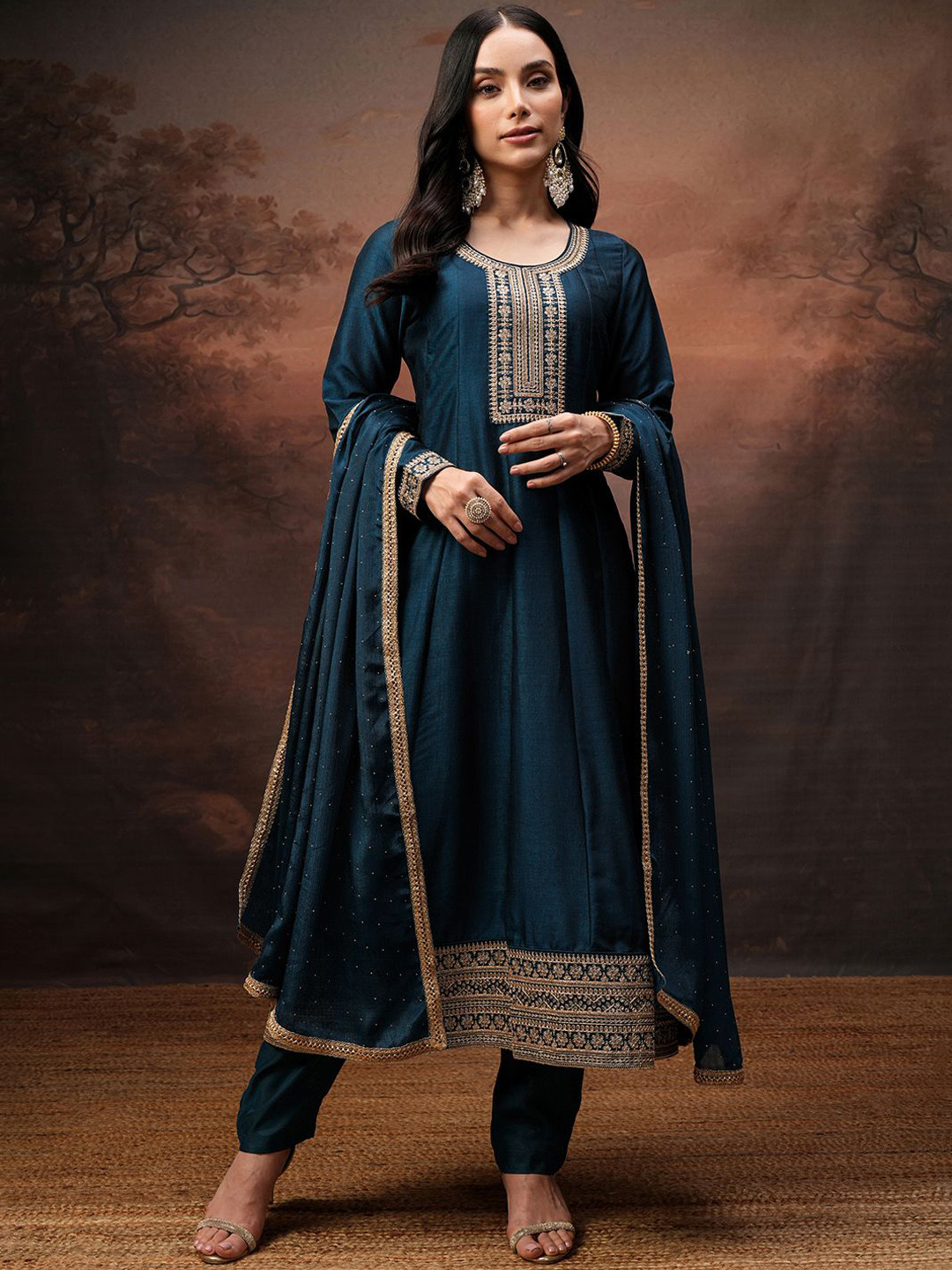 Vishudh Women Embroidered Kurta With Pant And Chinon Chiffon Dupatta