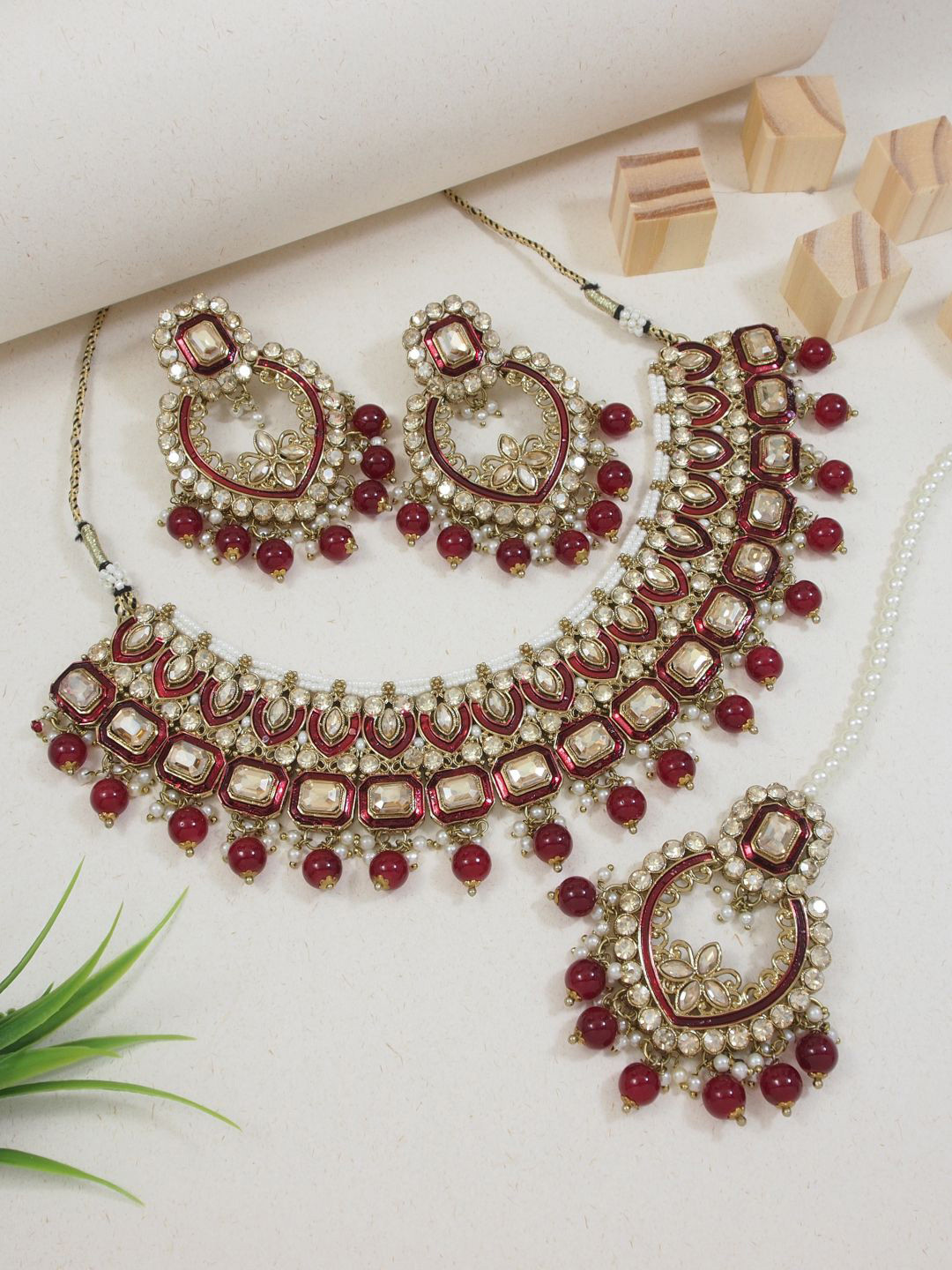 I Jewels Gold-Plated Kundan Studded & Pearl Beaded Chocker Jewellery Set