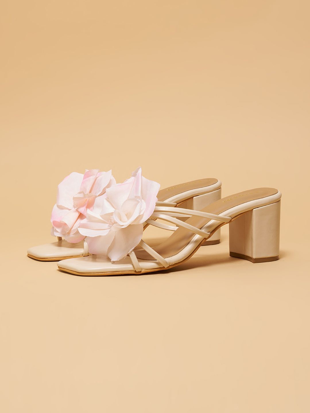 ERIDANI Women Block Heel Sandals - Heels for Women 32167445 | Myntra