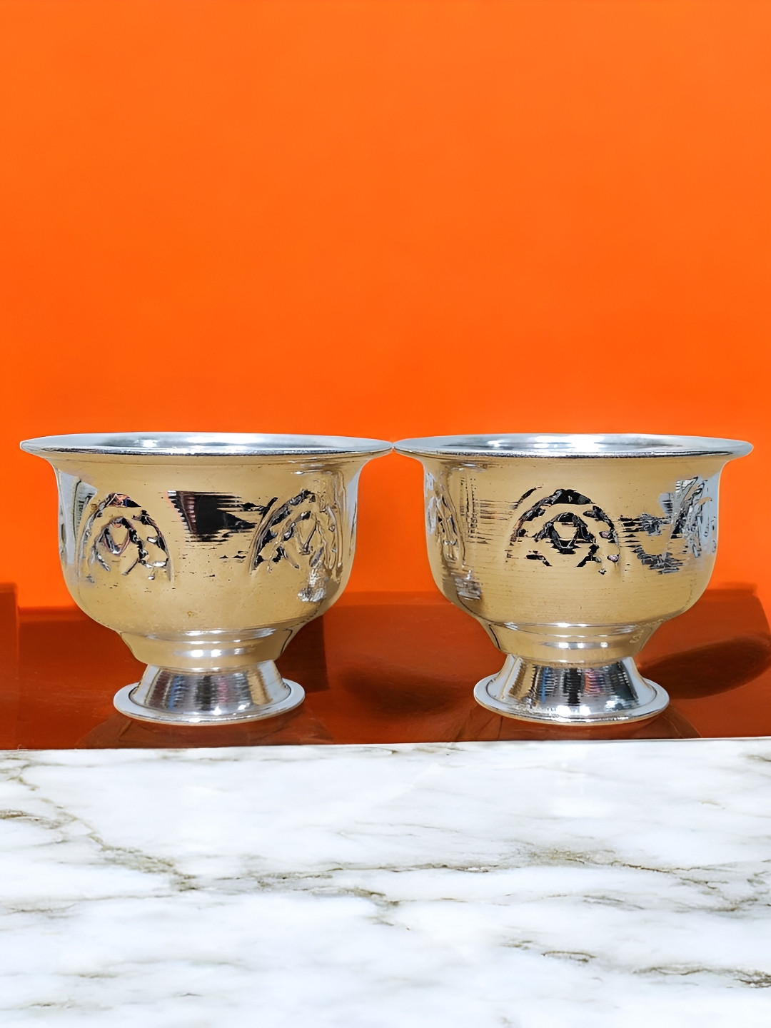 Sigaram Silver Toned 2 Pcs Textured Kum Kum Bharani Cups