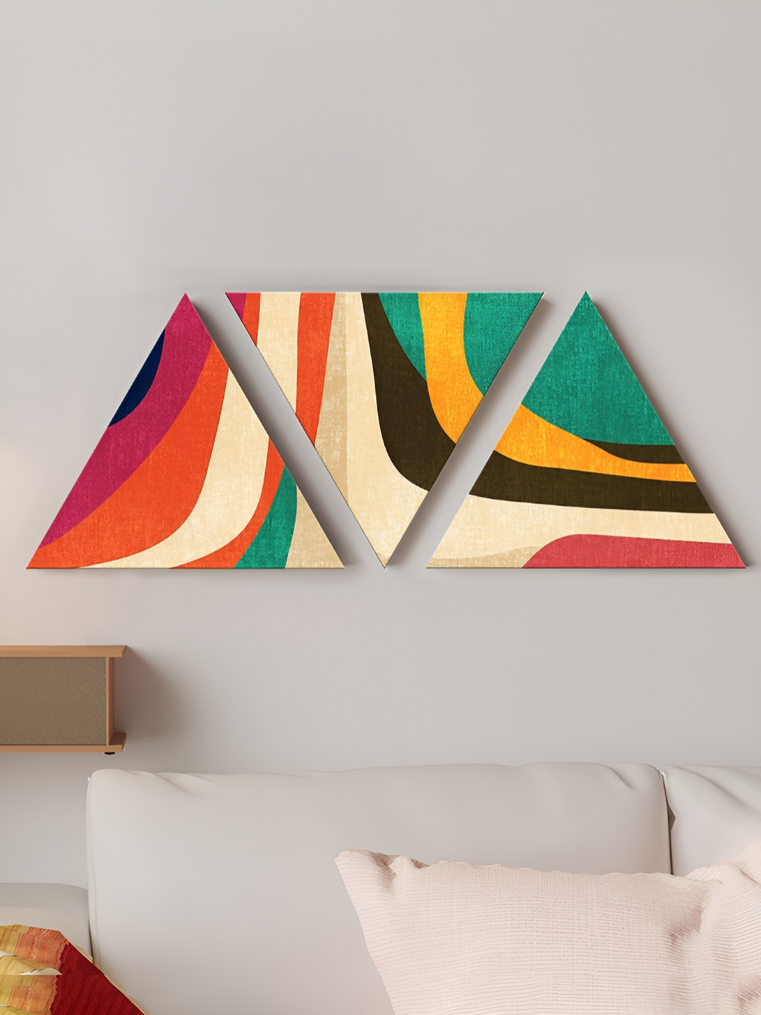 Art Street Red & Green 3 Pieces Triangle Stretched Canvas Wall Paintings