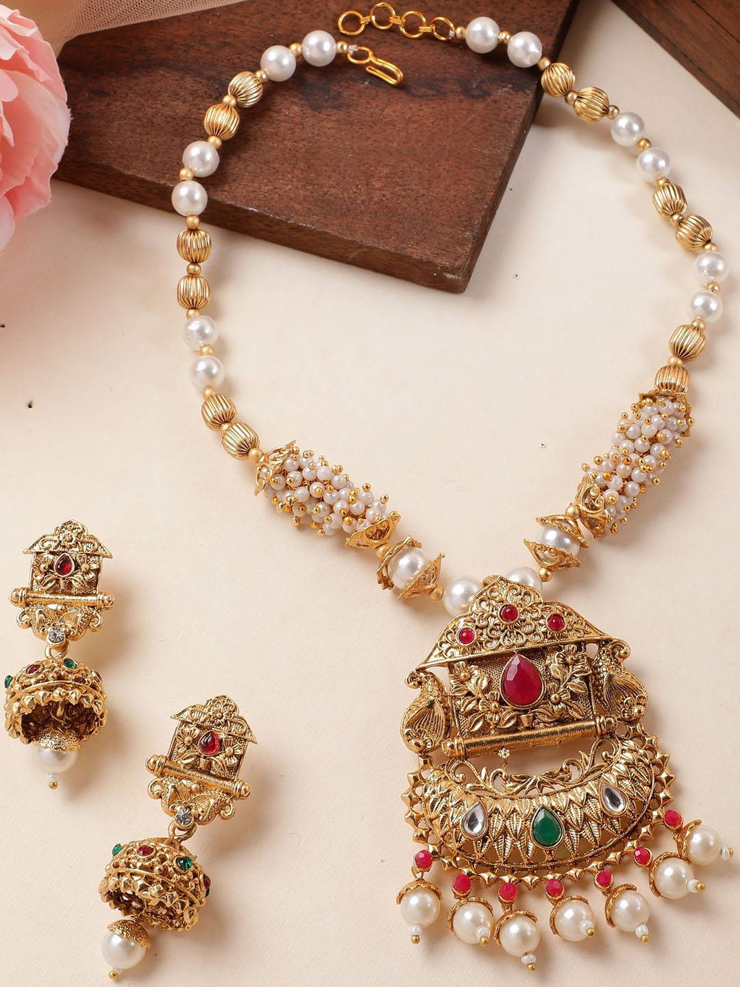 ORANGENYSHA Matte Gold-Plated Kundan-Studded & Beaded Floral Theme Jewellery Set