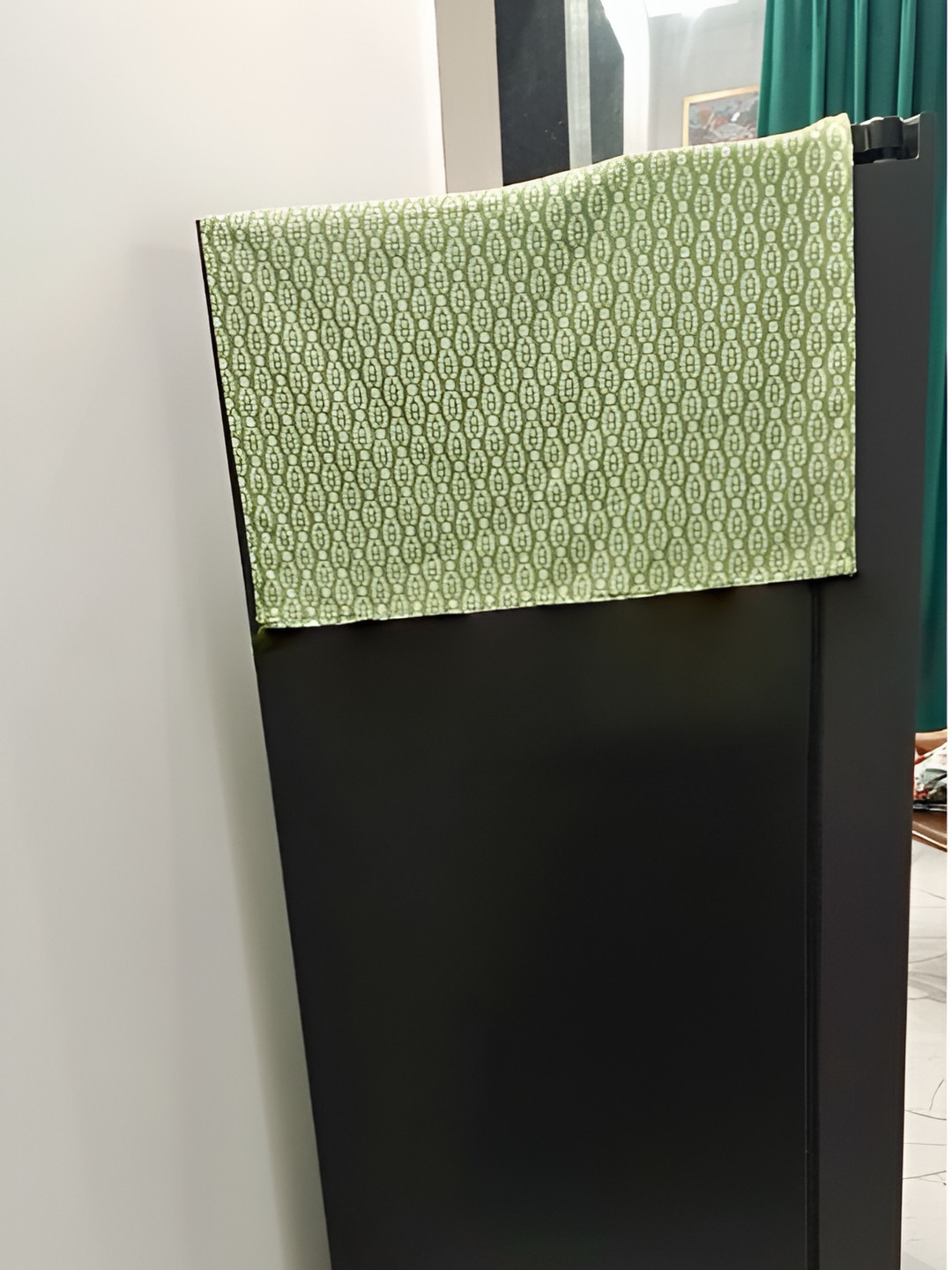 THROWPILLOW Green and White Geometric Printed Fridge Cover