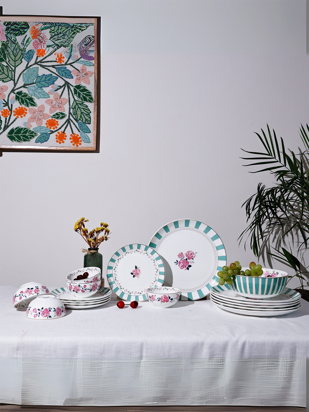 CLAY CRAFT The Wishing Chair Fine White Floral Ceramic Highlighted with 4k Gold Print 20 Piece Dinner Set