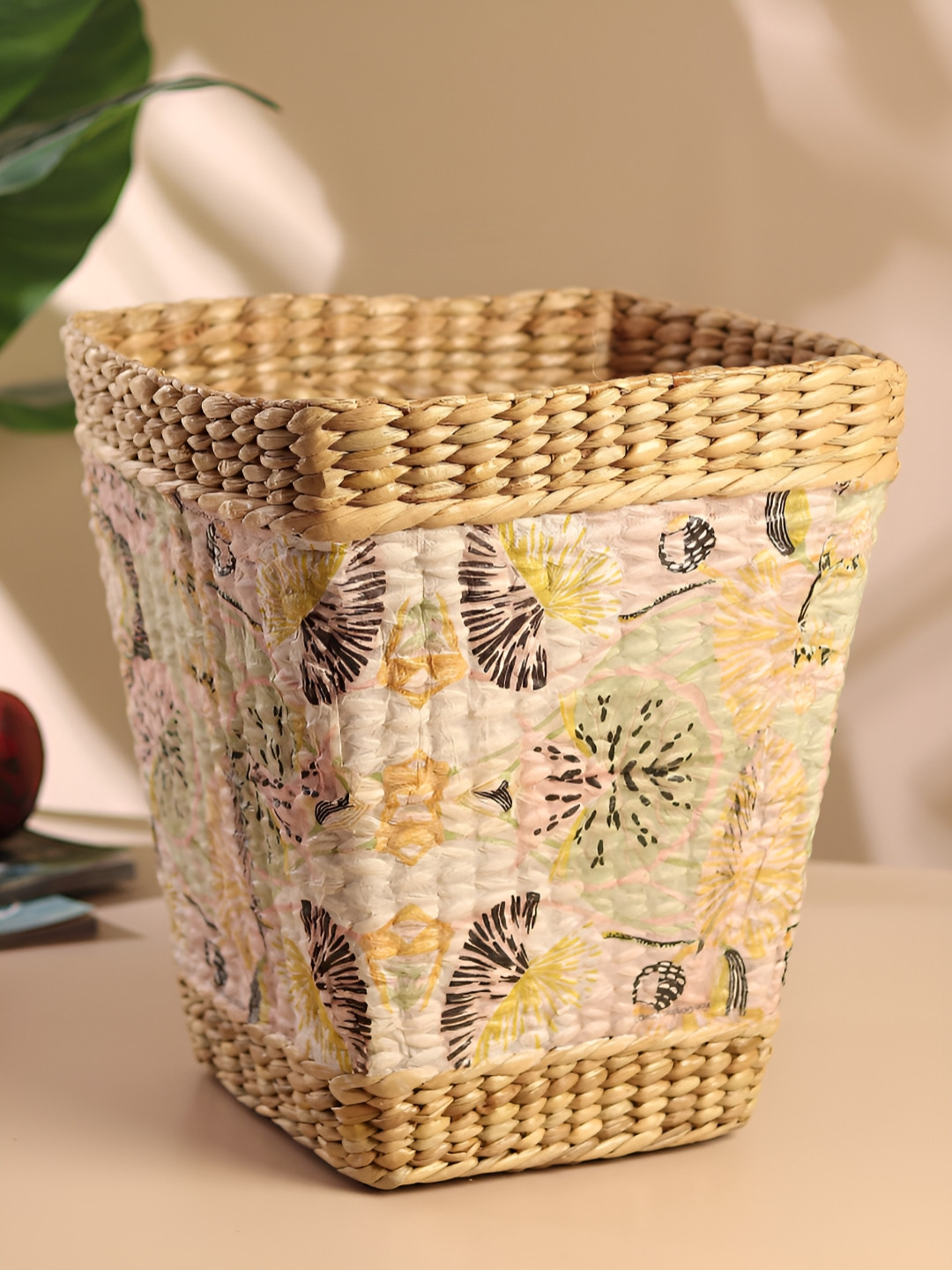 HABERE INDIA White & Beige Floral Printed Sea-Grass Kitchen Open Dustbin
