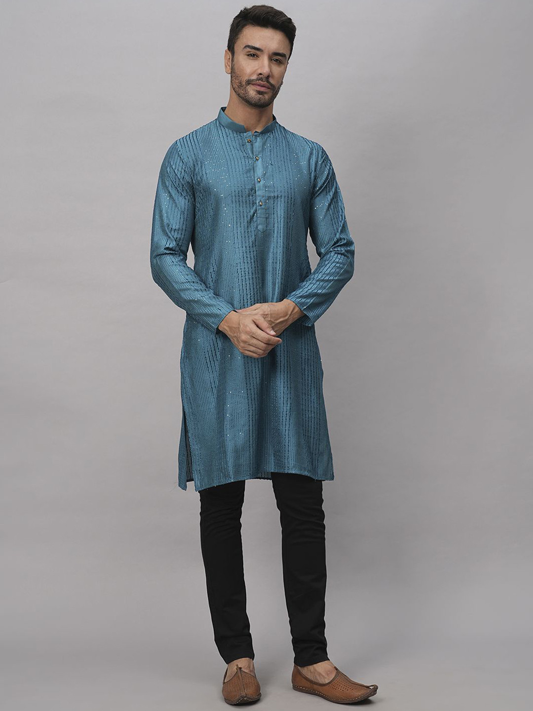 SWAGG INDIA Embroidered Thread Work Mandarin Collar Long Sleeves Jacquard Straight Kurta