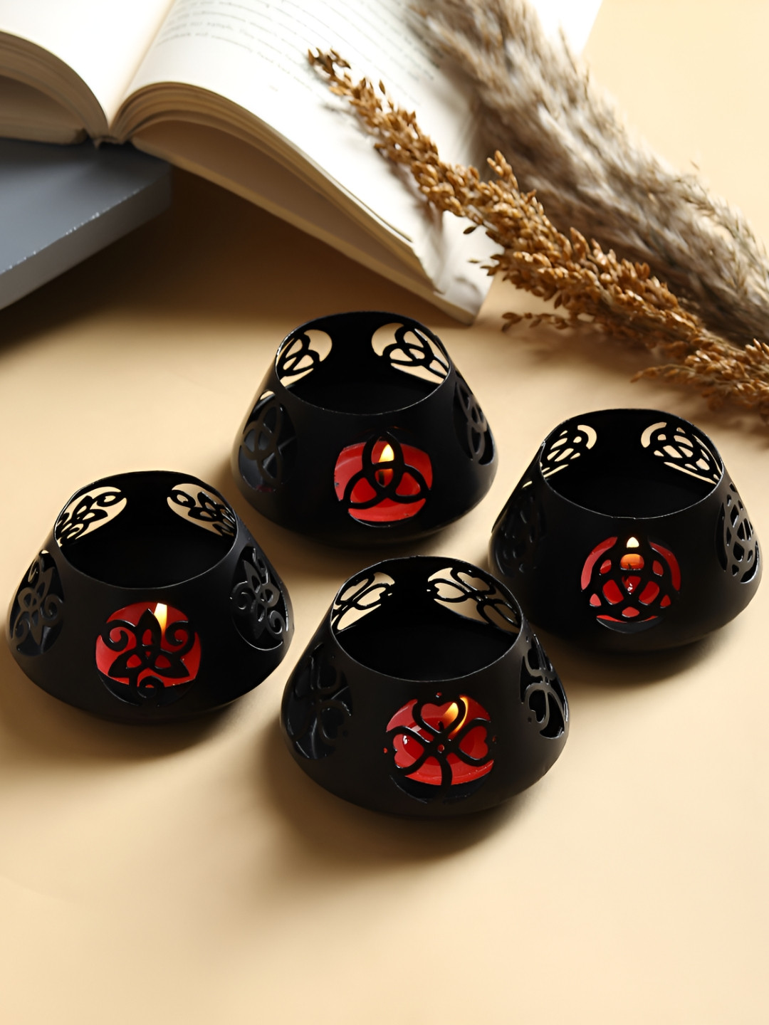 Decor de Maison Black 4 Pieces Candle Holders