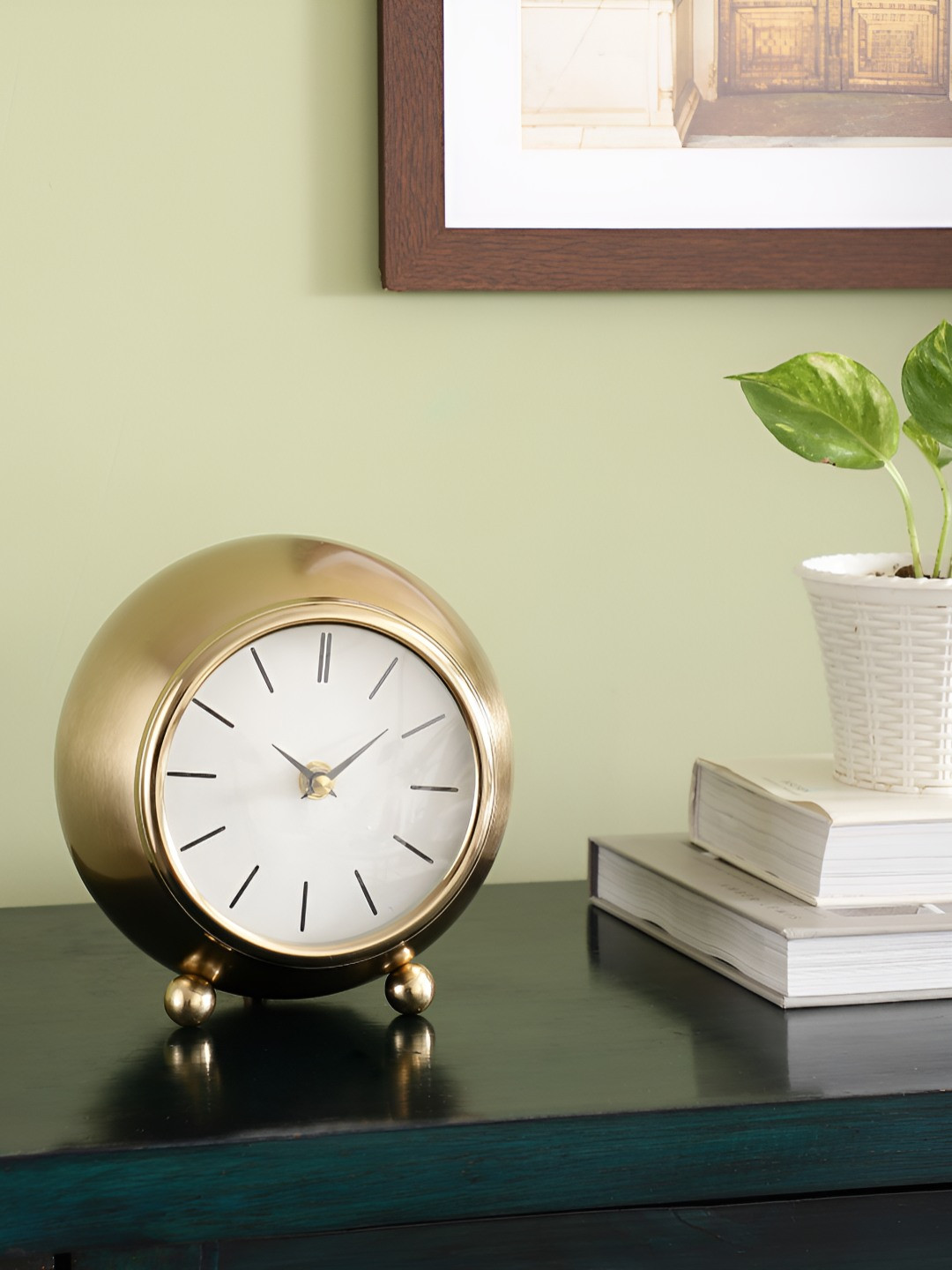 Decor de Maison Seraphic Veil Gold-Toned & White Round Shaped Table Clock