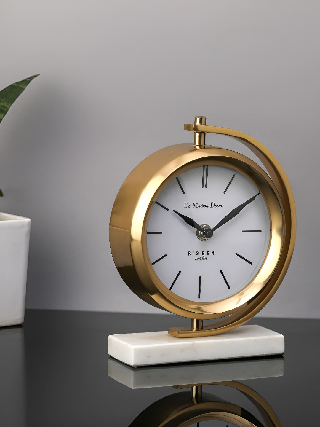 Decor de Maison Marbellic Gold-Toned & White Round Shaped Table Clock