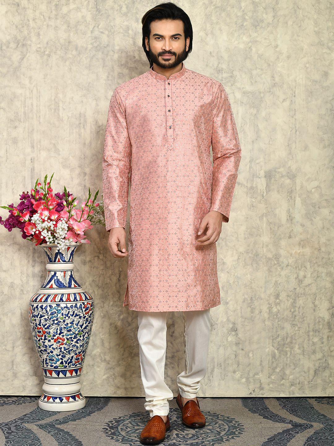 RANAK Floral Embroidered Sequinned Mandarin Collare Pure Cotton Straight Kurta