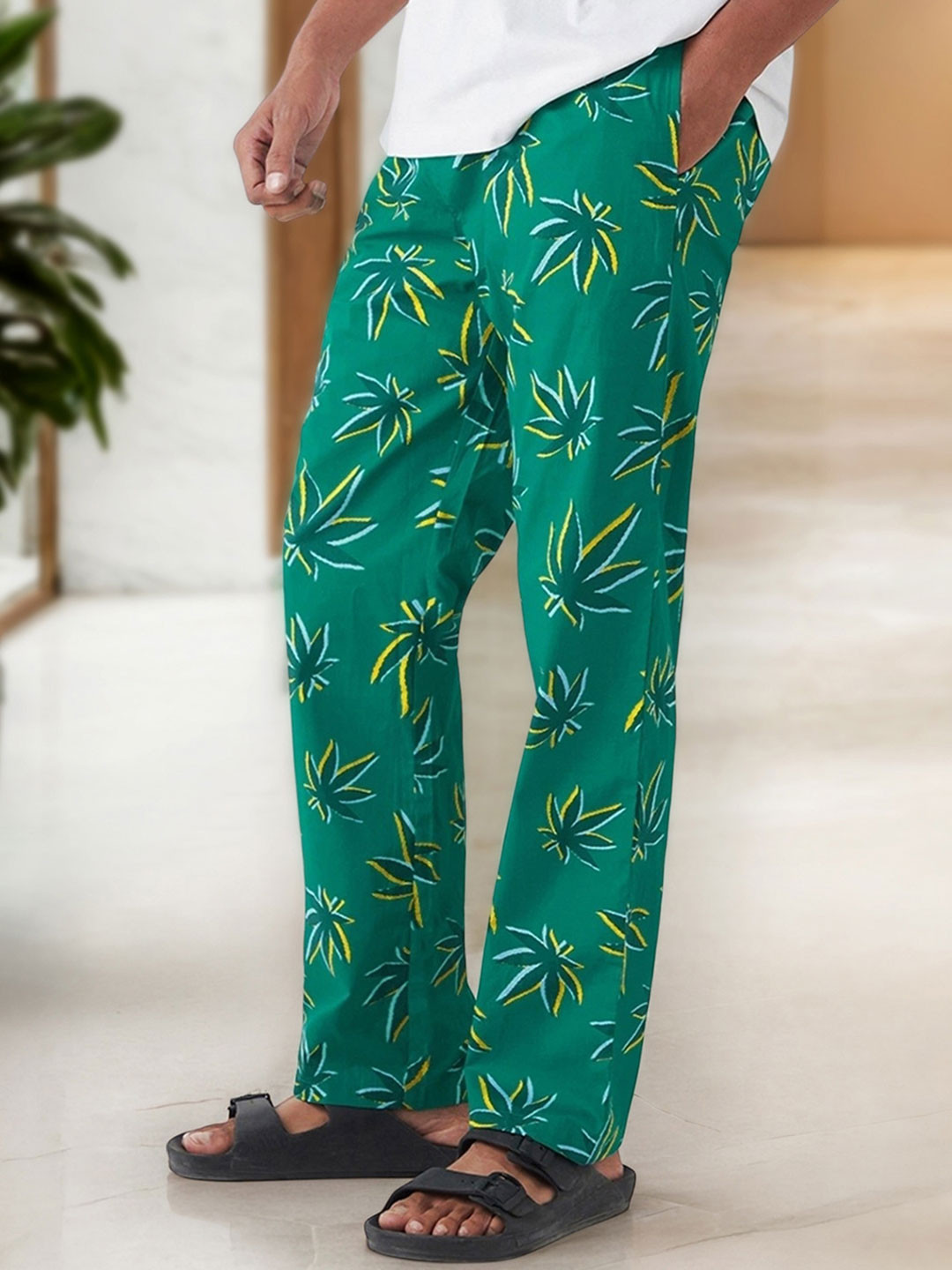 Bewakoof Men's All Over Printed Pure Cotton Lounge Pants