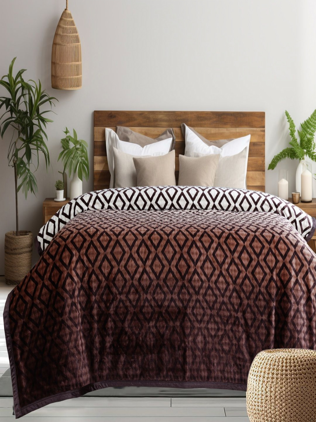 GAPU & BALY Copper-Toned Love Triangle Printed Microfiber 300 GSM Double Bed Blanket