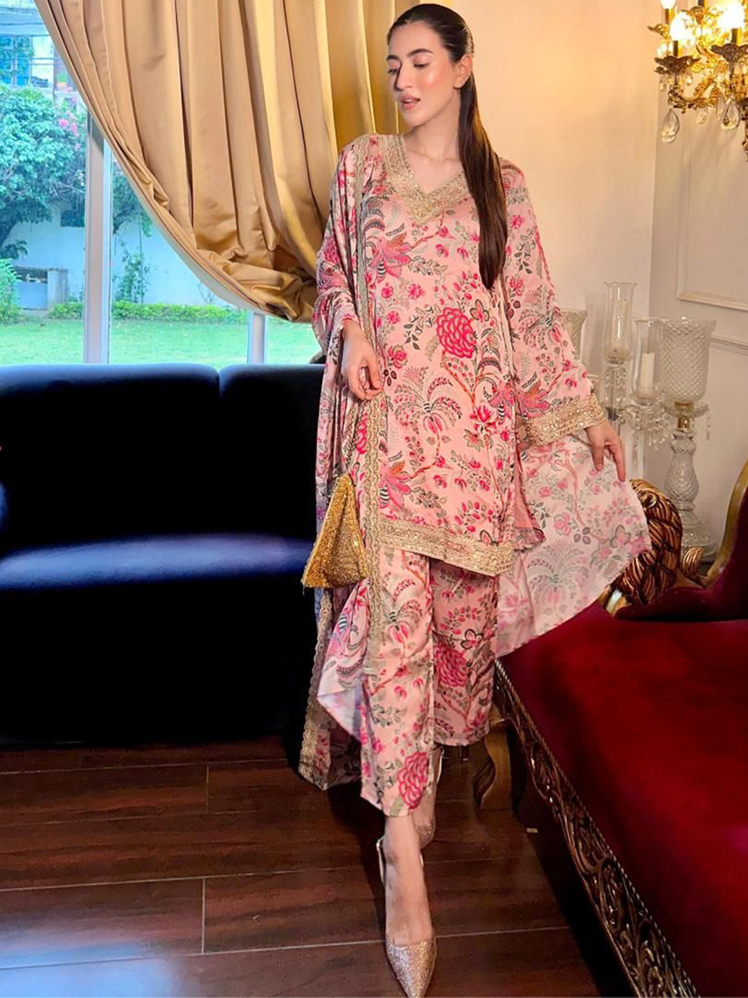 Lookmark Women Floral Printed Regular Kurta with Trousers