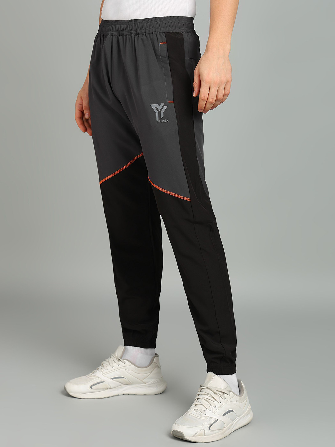 YUNEK Men Colourblocked Mid Rise Joggers