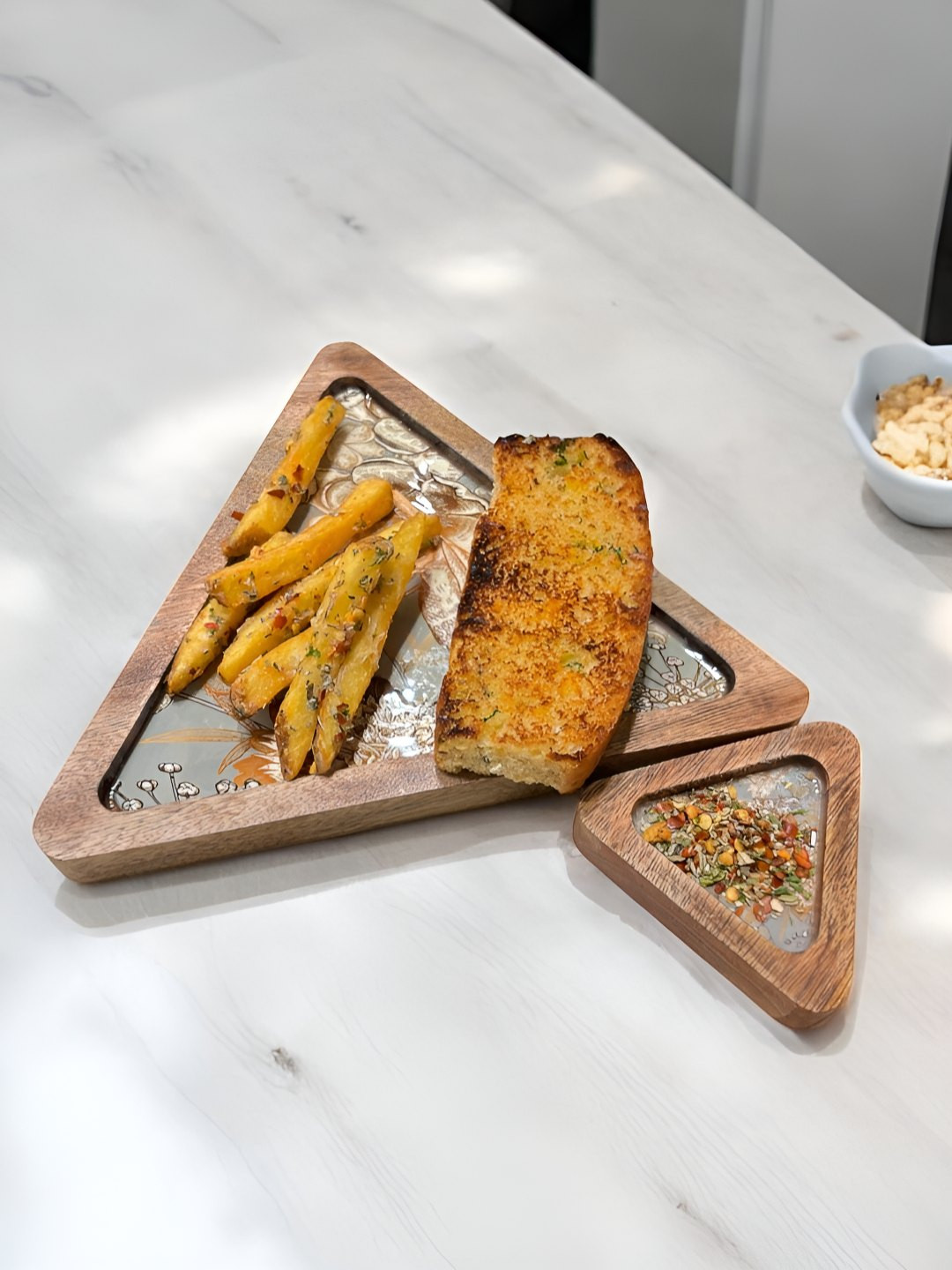 DULI Grey and Brown 2 Pieces Printed Wooden Easy to Clean Serving Trays